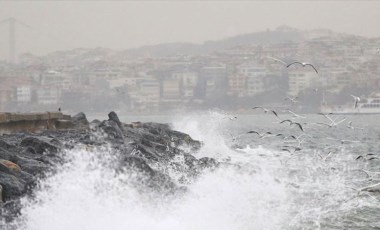 AKOM: 12.00'den 22.00'ye kadar sağanak yağış bekleniyor