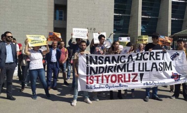 Öğretmenler, Melih Gökçek'in kaldırdığı indirimli ulaşım hakkının iadesini istiyor