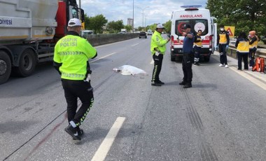 Feci kaza: Alt geçit yerine otoyoldan geçerken aracın çarptığı şahıs hayatını kaybetti (19 Mayıs 2022)