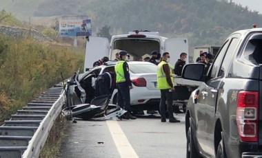 Bursa’da trafik kazası: 4 kişi sıkışarak yaralandı