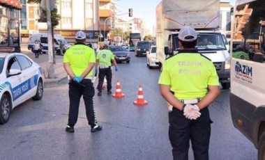 Adana'da çaldığı ticari taksiyle kaza yapan kişi yakalandı (20 Mayıs 2022) (Video Haber)