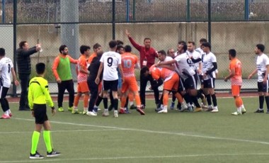 Talas İdman Yurdu ile Yeni Esenspor maçında futbolcu maçın hakemine saldırdı