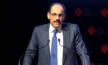 İbrahim Kalın üniversitede ders verdi: 'Bugün, iktidar ilişkilerinin gölgesi altında, aklın giderek kendi vasfını yitirmeye başladığı bir çağda mı yaşıyoruz?'