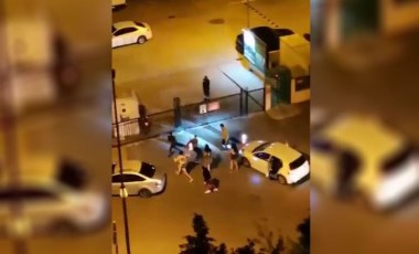 Kimlik soran polislere 'park dubasıyla' saldırdılar