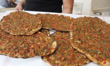 Bodrumdaki bir lahmacunun fiyatına Gaziantep'te 20 lahmacun yeniyor (24 Mayıs 2022)