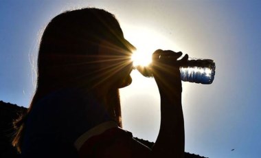 Meteoroloji'den 'aşırı sıcak' uyarısı: Mevsim normallerinin 4-12 derece üzerine çıkacak