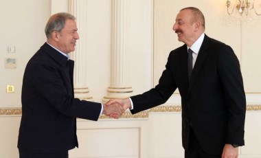 Bakan Akar ve beraberindeki TSK komuta kademesi Aliyev ile görüştü