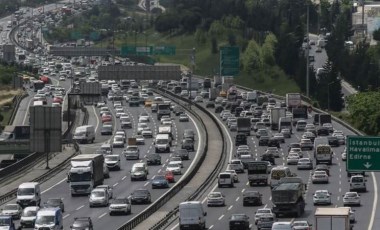 İstanbul Valiliğinden yarın için 'toplu ulaşım araçları kullanılması' önerisi