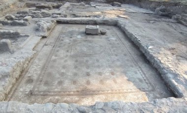 Bergama'da yaklaşık 1800 yıllık geometrik desenli mozaik bulundu