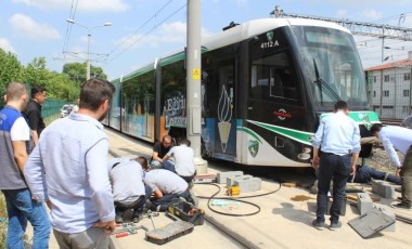 İzmit’te tramvaylar çarpıştı; yolcular büyük panik yaşadı