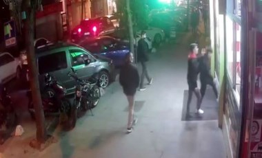 İstanbul’da çiğköftecide dehşet anları: Çocukları darbedip bodruma kilitlediler (05 Mayıs 2022) (Video Haber)