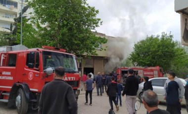 Gaziantep'te atık kağıt deposunda yangın