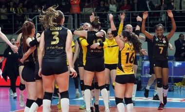 Misli.com Sultanlar Ligi'nde şampiyonluk son maça taşındı! Fenerbahçe Opet 2-3 VakıfBank