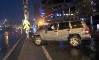 Esenyurt'ta feci kaza: Kontrolden çıkan cipin sürücüsü yaralandı!