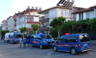 Antalya'da 2 çocuk annesi kadın evinde ölü bulundu