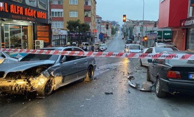 Ümraniye'deki trafik kazası: 2 kişi yaralandı (05 Haziran 2022)