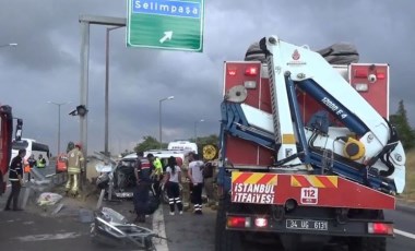 Silivri'de feci kaza: Bariyerlere çarpan aracın sürücüsü öldü