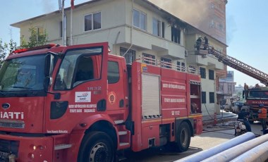 Hatay'da Tarım ve Orman Müdürlüğü binasında çıkan yangın söndürüldü