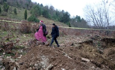 Jandarma ekiplerinin gözetiminde rüyasında gördüğü defineyi arıyor