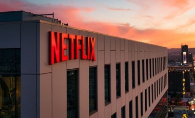 Netflix'in dizi setinde 'drone kazası' iddiası: Oyuncular ölümden döndü!