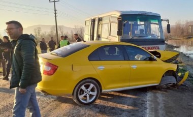 Öğrenci servisi ile taksi çarpıştı: Çok sayıda yaralı