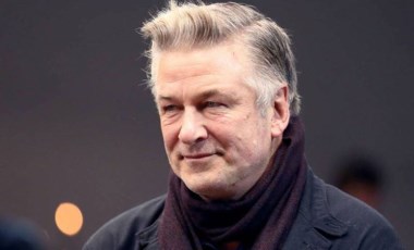 Ünlü aktör Alec Baldwin film setindeki kazada 'kasıtsız adam öldürme' ile suçlanacak