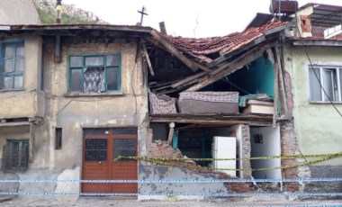 Kütahya'da gaz sıkışması nedeniyle evin tavanı ve dış duvarı çöktü