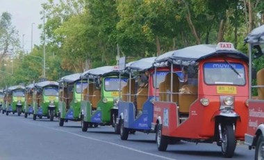 Tayland'ın tuk-tuk'ları, elektrikliye dönüşüyor