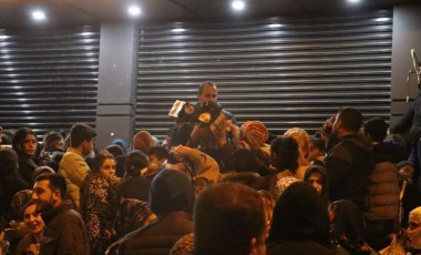 Diyarbakır'da gece yarısı 'ucuzluk' izdihamı