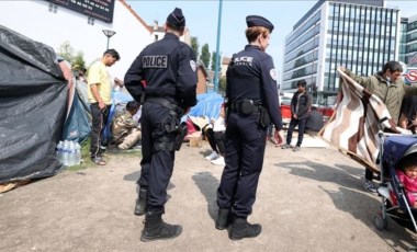 Fransa'da evsiz öldürmekle suçlanan polislere gözaltı