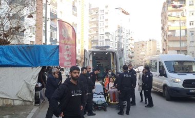 Diyarbakır'da dehşet: Eşinin boğazını kestikten sonra sağlıkçıları eve alıp, kapıyı kilitlemiş