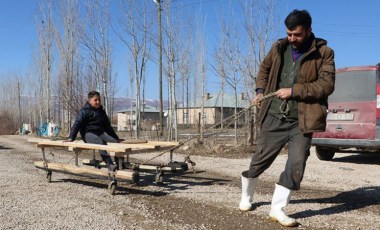 Kar yağmayınca kızaklara 'tekerlek' taktılar