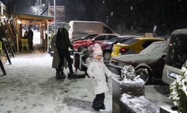 Zonguldak'ta kar yağışı: Gece yollar beyaza büründü