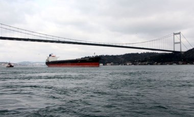 İstanbul Boğazı'nda gemi trafiği yeniden açıldı