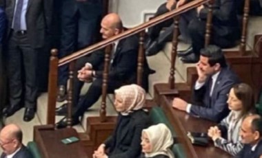 Soylu AKP Grup Toplantısı'nı merdivenlerde izledi: 'Kabine'den çağrıldı ama gitmedi...'