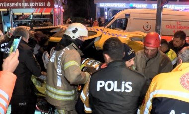 Kadıköy’de taksi takla attı: 3’ü ağır 4 yaralı