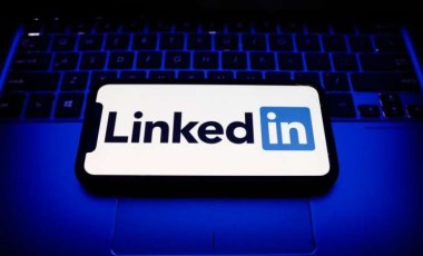 İş arama platformu LinkedIn, çalışanlarını işten çıkartmaya başladı