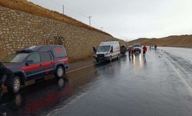 Van'da feci kaza... Yolcu minibüsü devrildi: 2'si ağır 14 yaralı