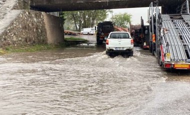 Kocaeli’nde alt geçidi su bastı