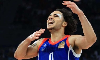 Anadolu Efes resmen açıkladı... 5 maç ceza alan Shane Larkin'den kötü haber!