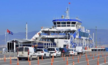 İzmir'de vapur seferlerine rüzgar engeli