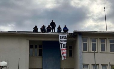 73 gün önce greve başladılar: İşten çıkarılan arkadaşları için firmanın çatısına çıktılar!