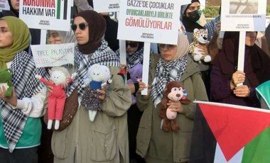 İsrail Başkonsolosluğu önünde 'oyuncaklı' protesto