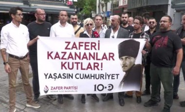 Zafer Partisi’nden TRT önünde ‘Cumhuriyet kutlamaları’ protestosu