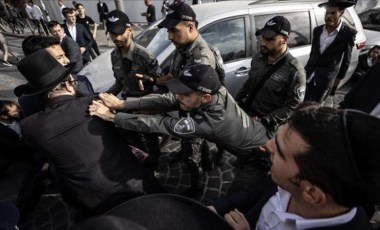 Yahudilerin zorunlu askerlik protestosuna polis müdahalesi