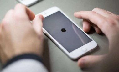 iPhone'lara neden Android'lerde olduğu gibi geri tuşu eklenmedi?