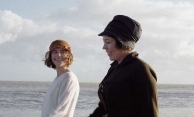 Olivia Colman ve Jessie Buckley Wicked Little Letters'ta buluştu! İşte filmden ilk fragman...