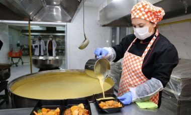 Küçükçekmece Belediyesi'nden üniversite öğrencilerine ücretsiz yemek