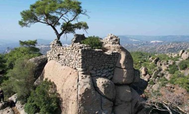 Yaklaşık 1500 yıldır ayakta olan Stylos Manastırı zamana direniyor