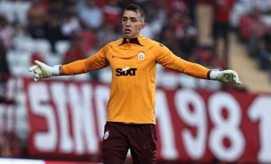 Galatasaraylı kaleci Fernando Muslera, Sabri Sarıoğlu'nun peşinde!